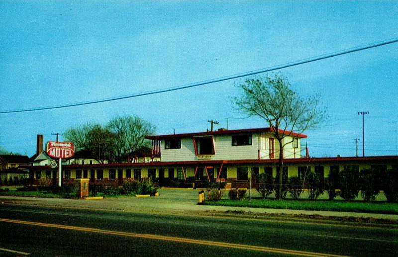 Melvindale Motel - Vintage Postcard